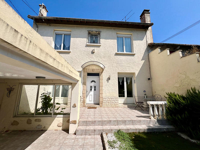 Maison - 140 m² - 8 pièces