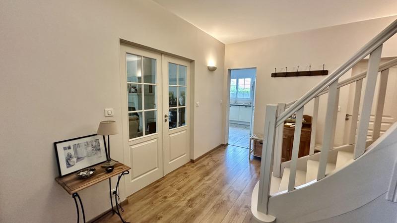 Maison - 220 m² - 7 pièces