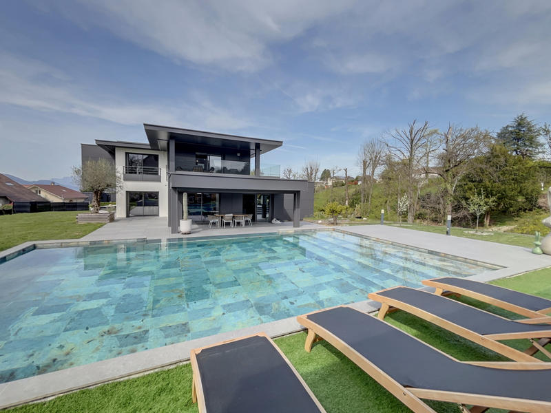 Villa - 250 m² - 6 pièces