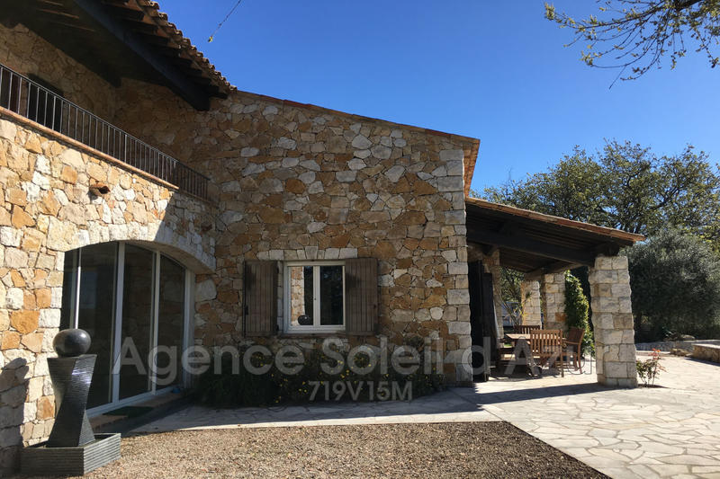 Maison - 210 m² - 7 pièces