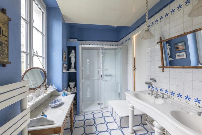 Maison - 273 m² - 9 pièces