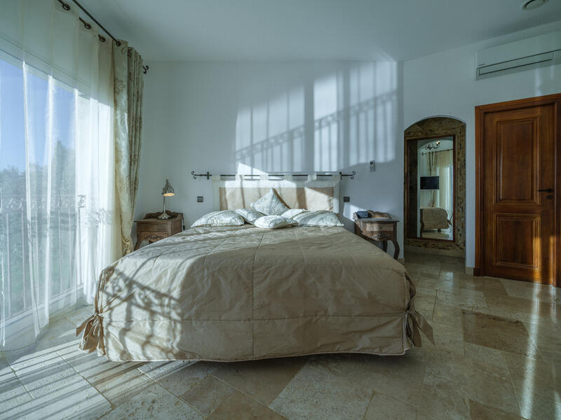 Villa - 357 m² - 10 pièces