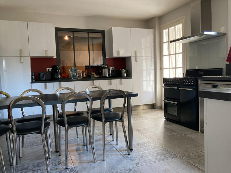 Maison - 220 m² - 11 pièces