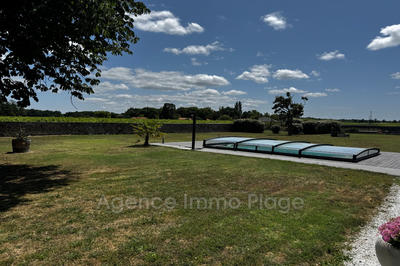 Maison - 250 m² - 6 pièces