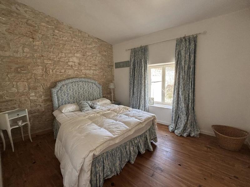 Propriété - 429 m² - 17 pièces