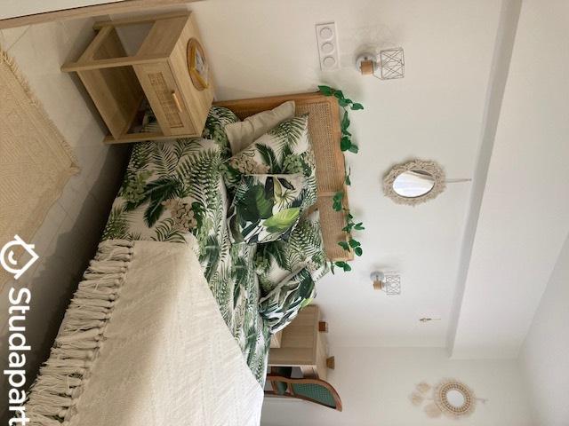 Chambre - 12 m² - 1 pièce