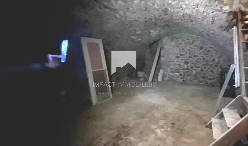 Maison - 228 m² - 12 pièces