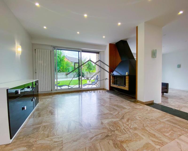 Maison - 250 m² - 7 pièces