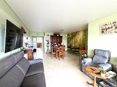 Appartement - 99 m² - 4 pièces