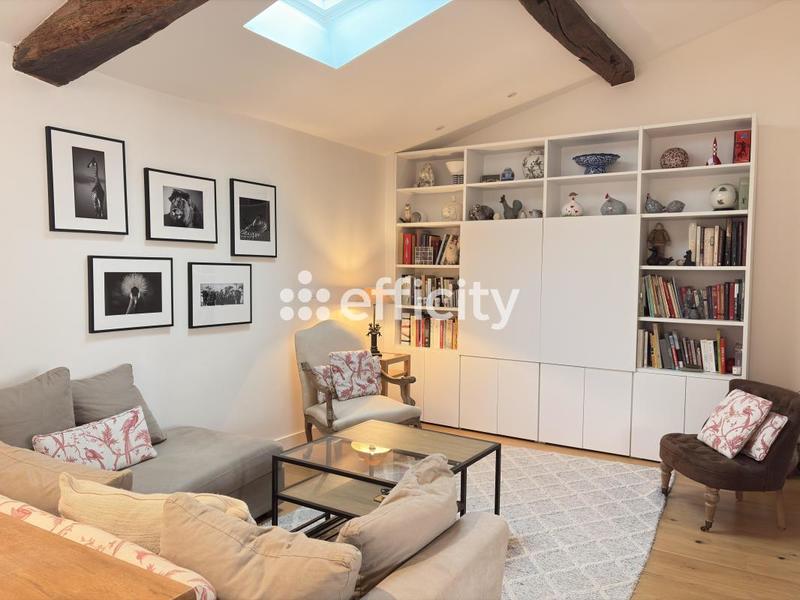 Maison - 228 m² - 7 pièces