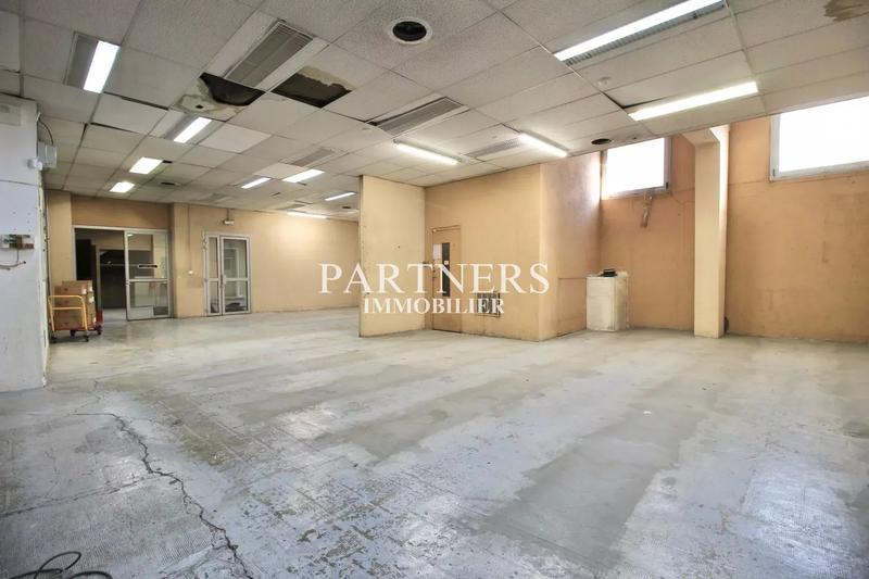 Local commercial - 486 m² - 10 pièces