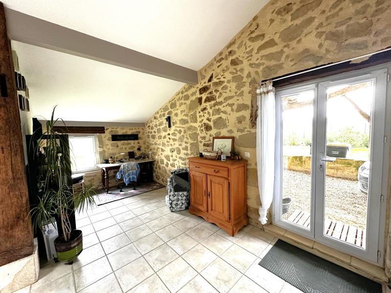 Maison traditionnelle - 219 m² - 11 pièces