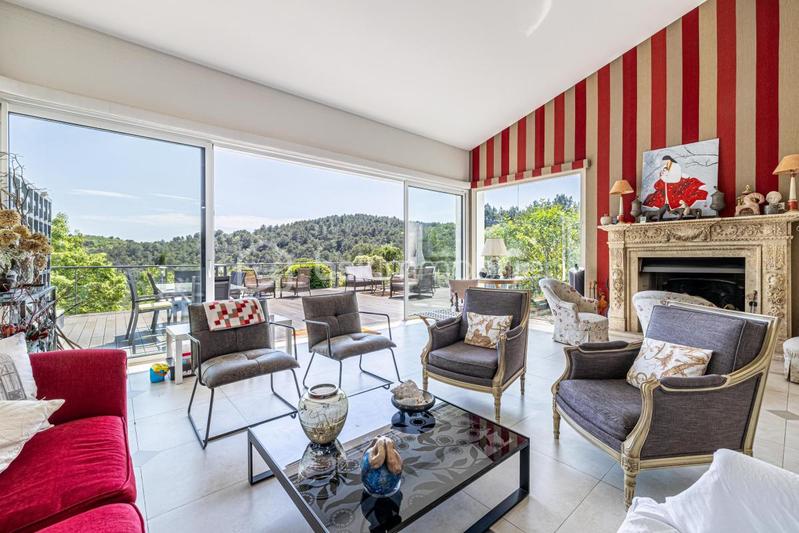 Maison d'architecte - 518 m² - 12 pièces