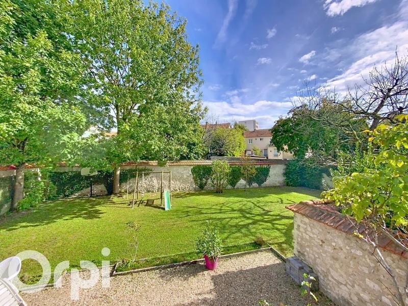 Maison - 176 m² - 9 pièces