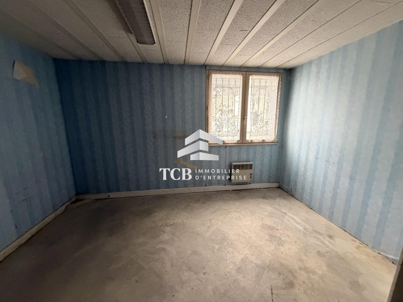 Local d'activités - 556 m²