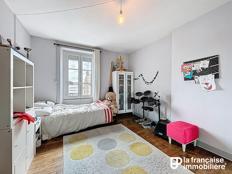 Appartement - 126 m² - 6 pièces