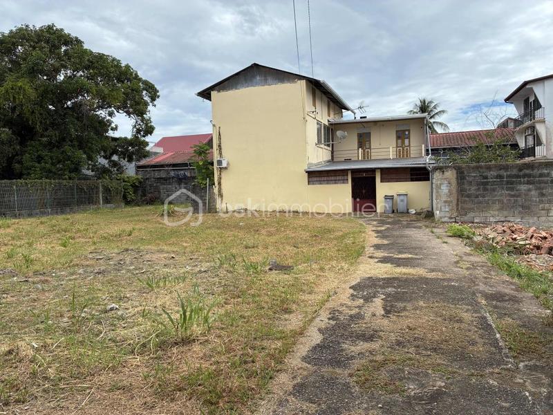 Maison ancienne - 244 m² - 6 pièces