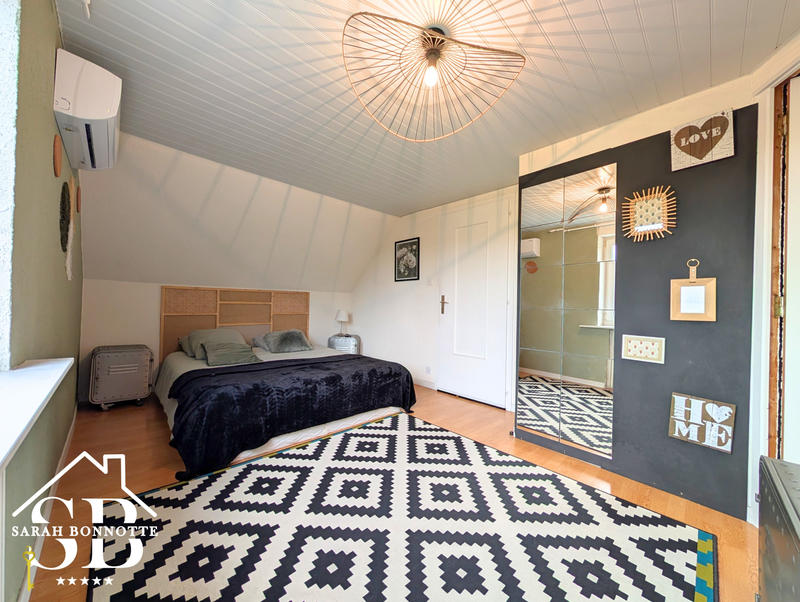 Maison - 95 m² - 5 pièces