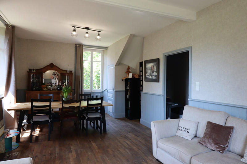 Maison - 156 m² - 8 pièces