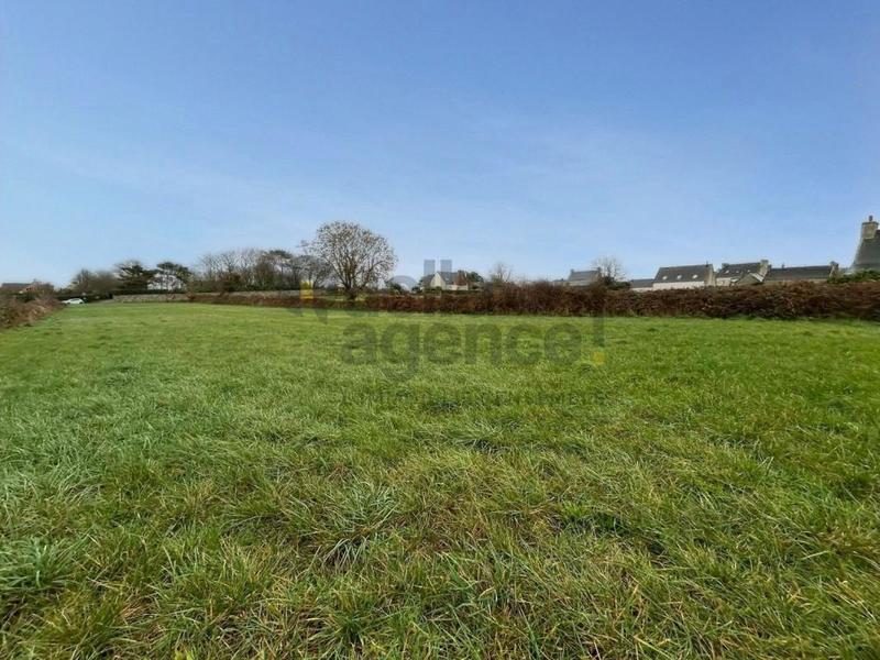 Terrain constructible - 3 700 m²