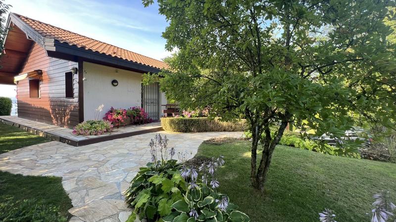 Villa - 292 m² - 8 pièces