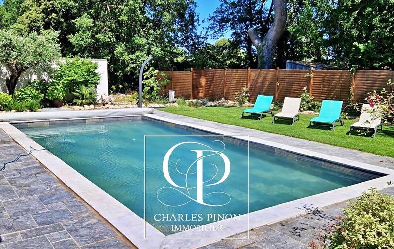 Villa - 219 m² - 6 pièces