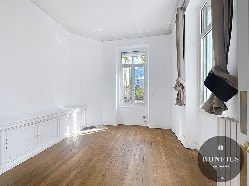 Appartement - 96 m² - 3 pièces