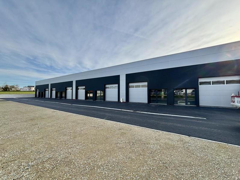 Bureau - 390 m² - 1 pièce