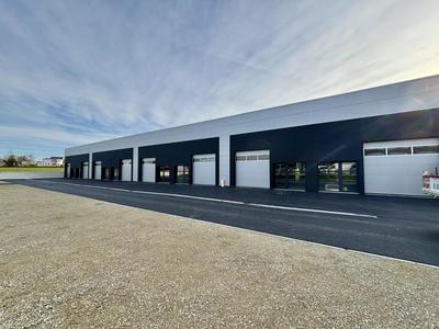 Bureau - 390 m² - 1 pièce