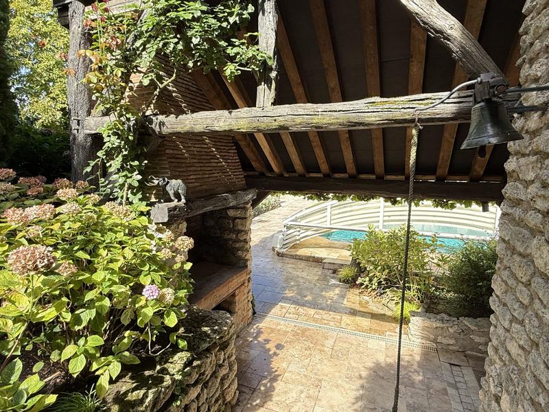 Maison ancienne - 251 m² - 7 pièces