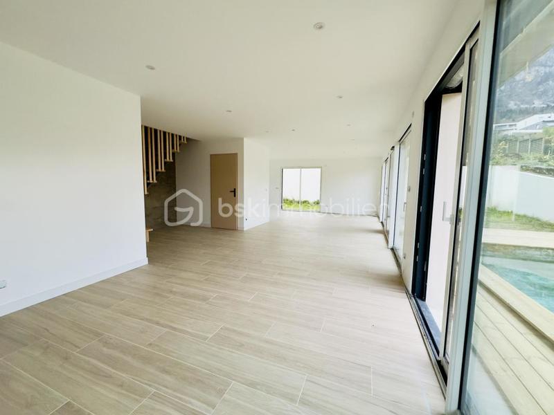 Maison - 120 m² - 4 pièces