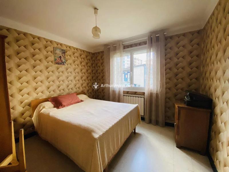 Appartement - 90 m² - 5 pièces