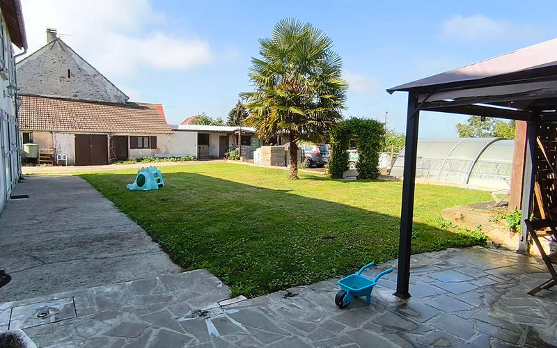 Maison - 180 m² - 6 pièces