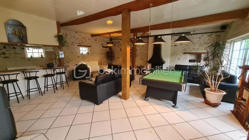 Maison - 245 m² - 6 pièces