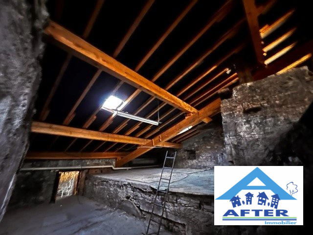 Maison - 240 m² - 8 pièces