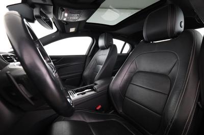Jaguar Xe 2.0d R-Sport Auto 180 ch