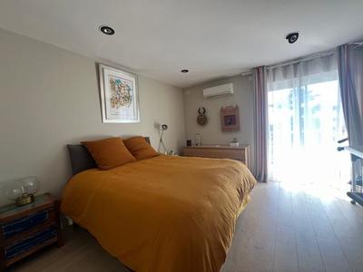 Appartement - 100 m² - 6 pièces