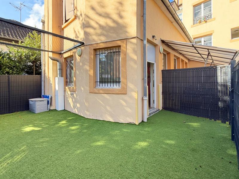 Local commercial - 127 m²