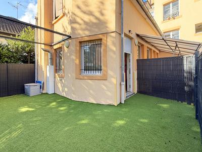 Local commercial - 127 m²