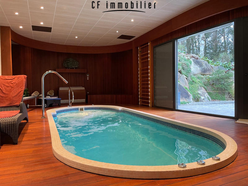 Maison - 455 m² - 9 pièces