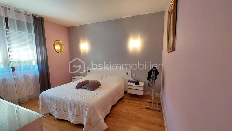 Maison - 235 m² - 8 pièces