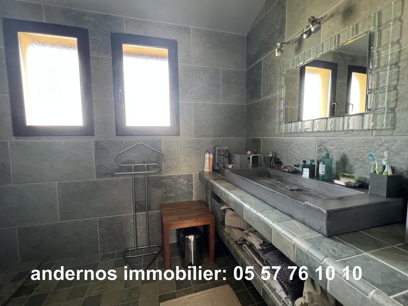 Maison traditionnelle - 166 m² - 6 pièces