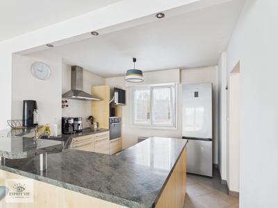 Appartement - 90 m² - 4 pièces