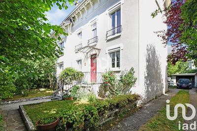 Maison - 200 m² - 8 pièces