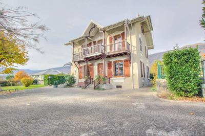 Maison - 200 m² - 6 pièces