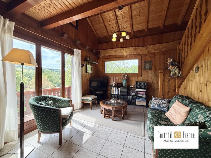 Châlet - 248 m² - 8 pièces