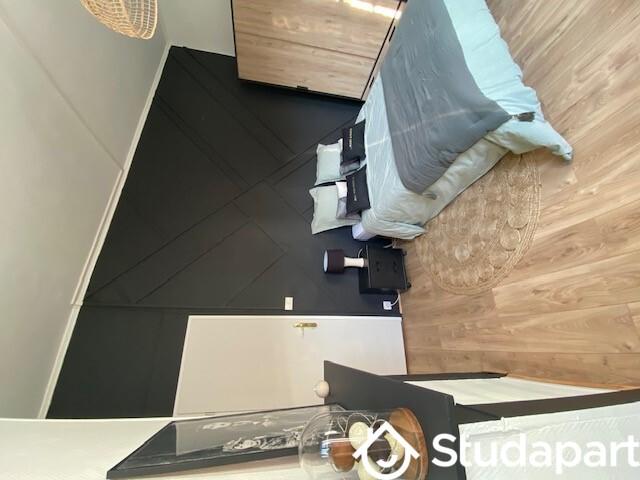 Chambre - 12 m² - 1 pièce