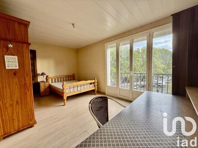 Appartement - 99 m² - 5 pièces