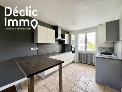 Maison - 199 m² - 9 pièces