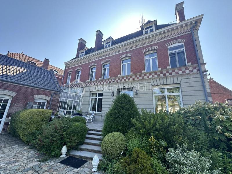 Maison de maîtres - 360 m² - 12 pièces